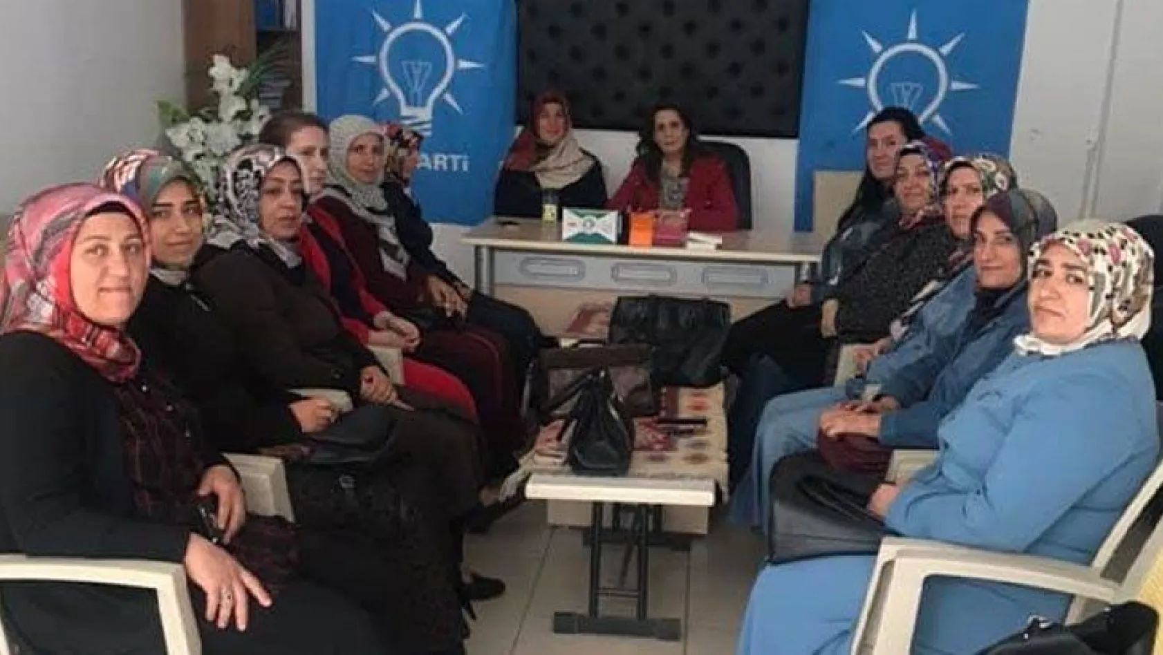 AK Parti Kadın Kollarından istişare ve değerlendirme toplantısı