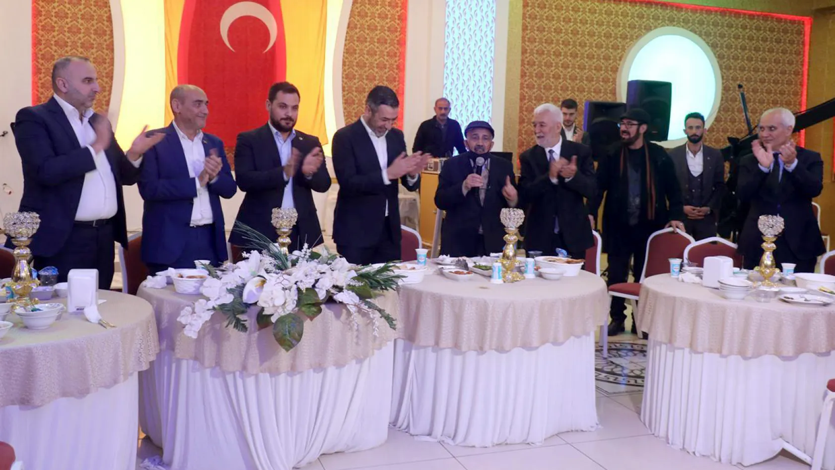 AK Parti kurucularından MHP Başkan adayı Murat Aygen'e güçlü destek