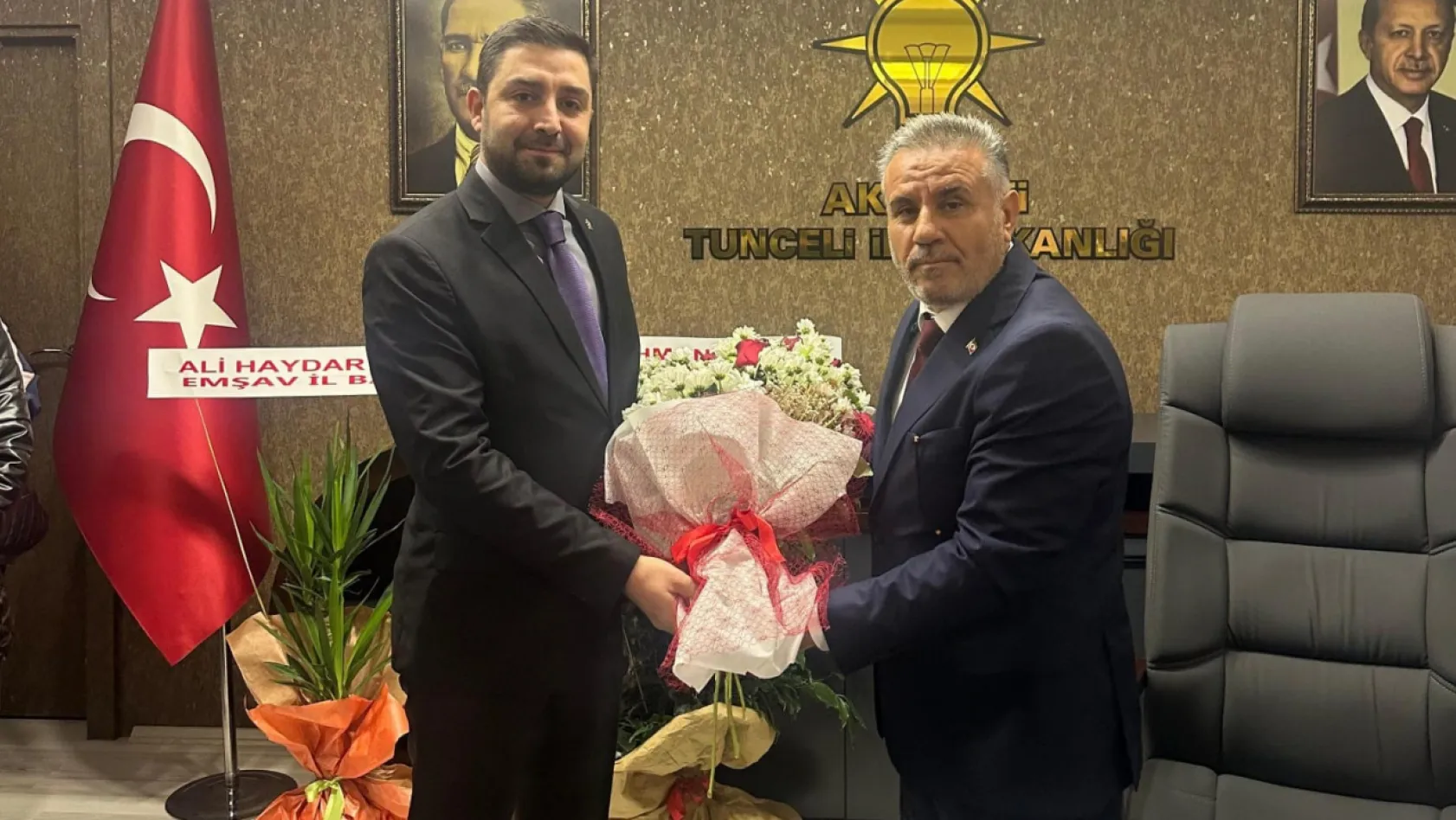 AK Parti Tunceli İl Başkanlığında devir-teslim