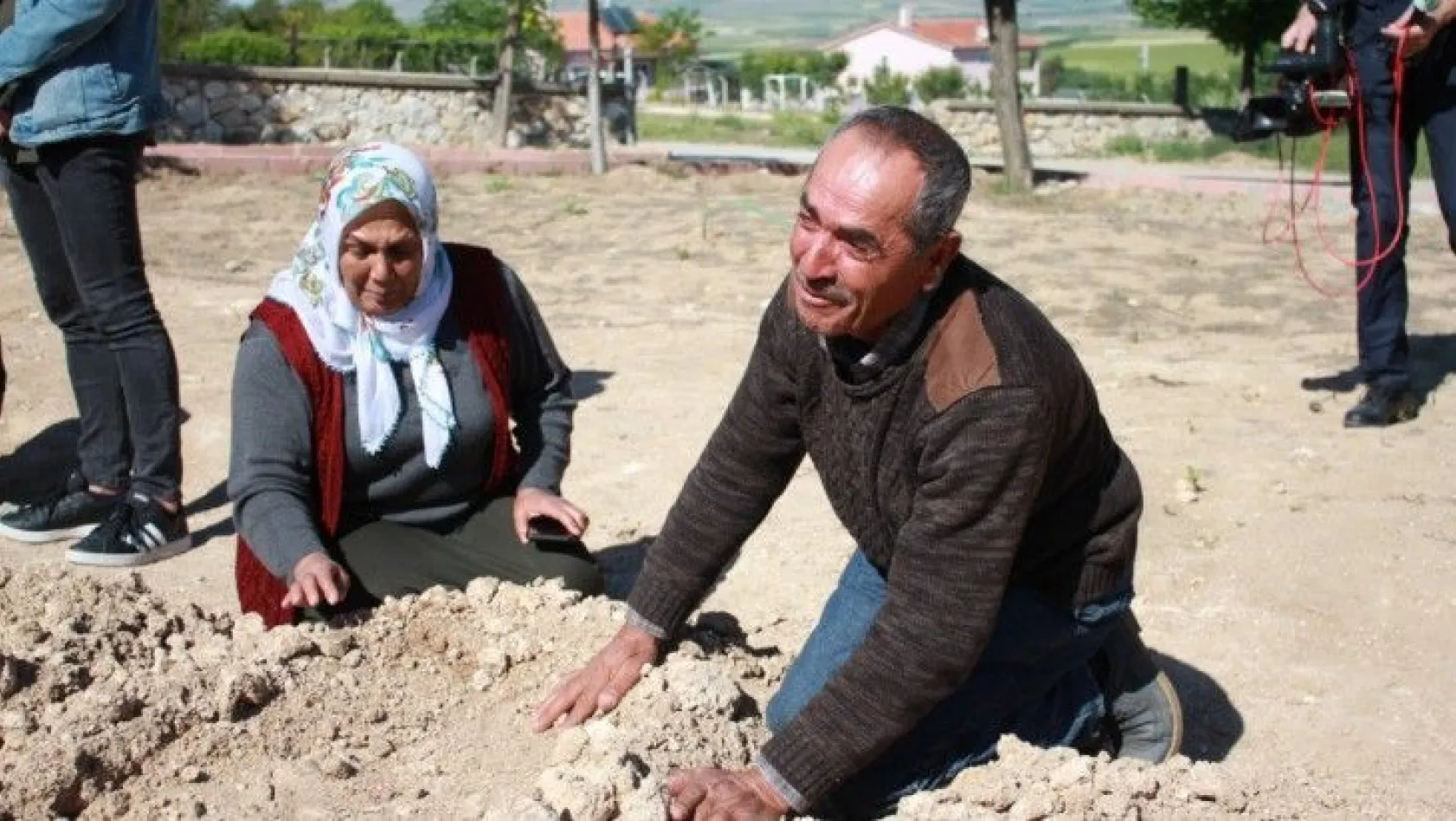 Aleyna Çakır'ın babası kızının mezarın açılmasını istiyor