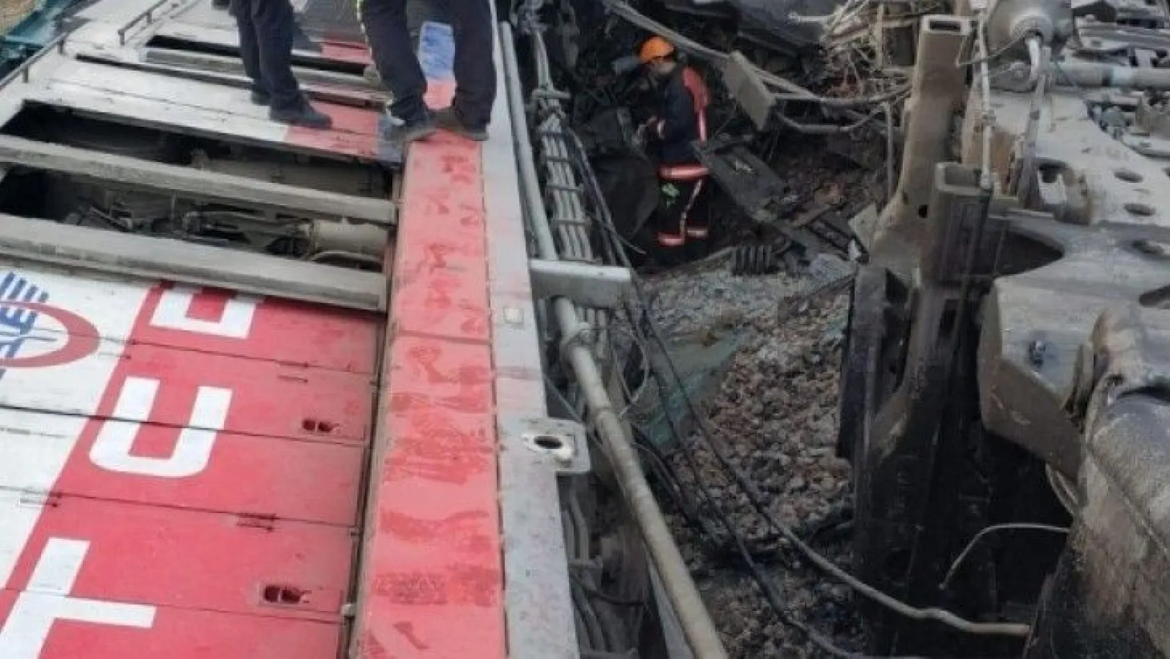 Ankara'da yük trenleri çarpıştı: 2 ölü