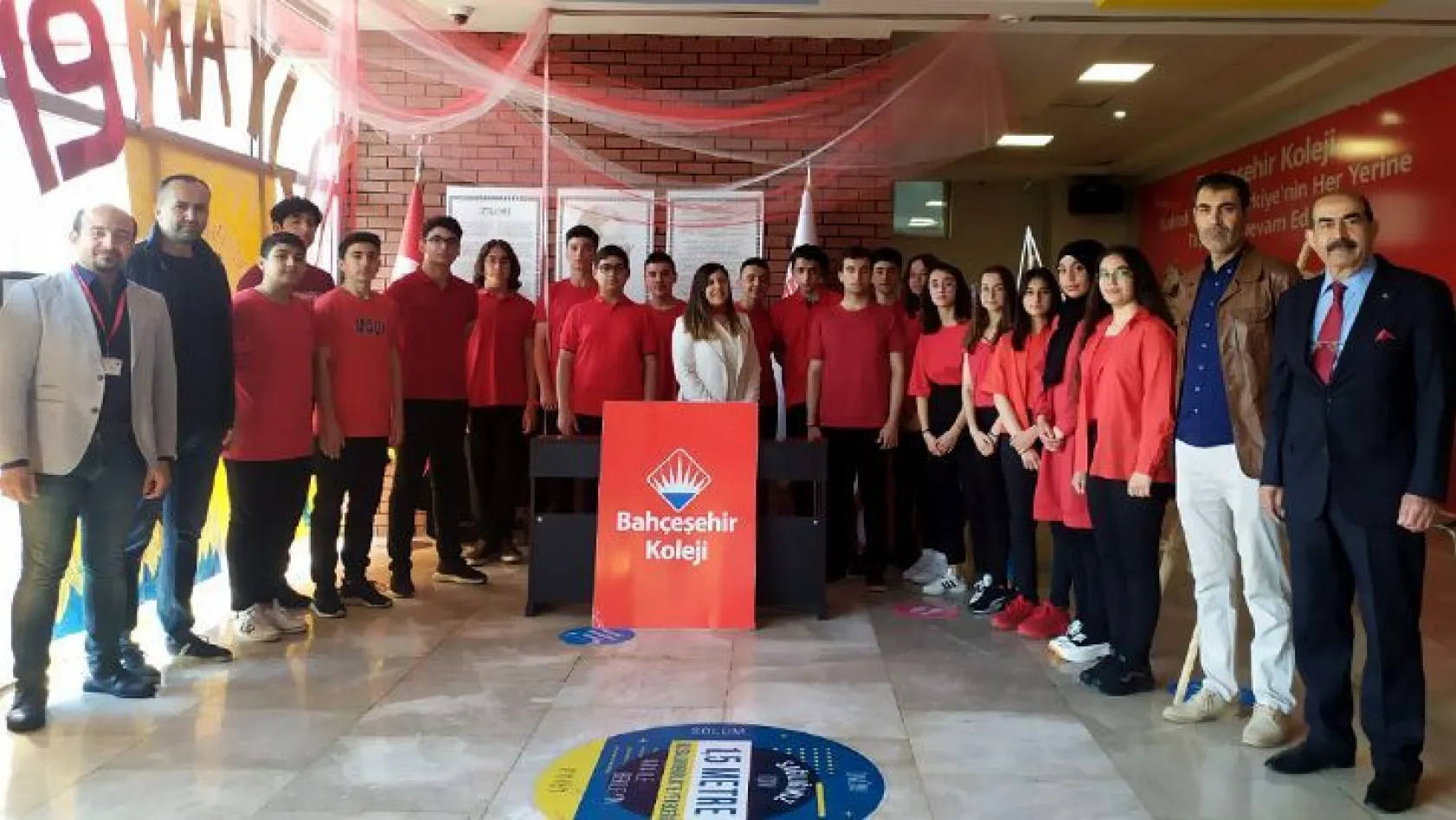 Bahçeşehir Koleji 19 Mayıs'ı kutladı