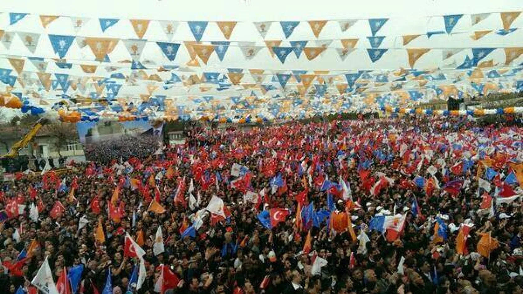Başbakan Elazığ'da Halka Seslendi