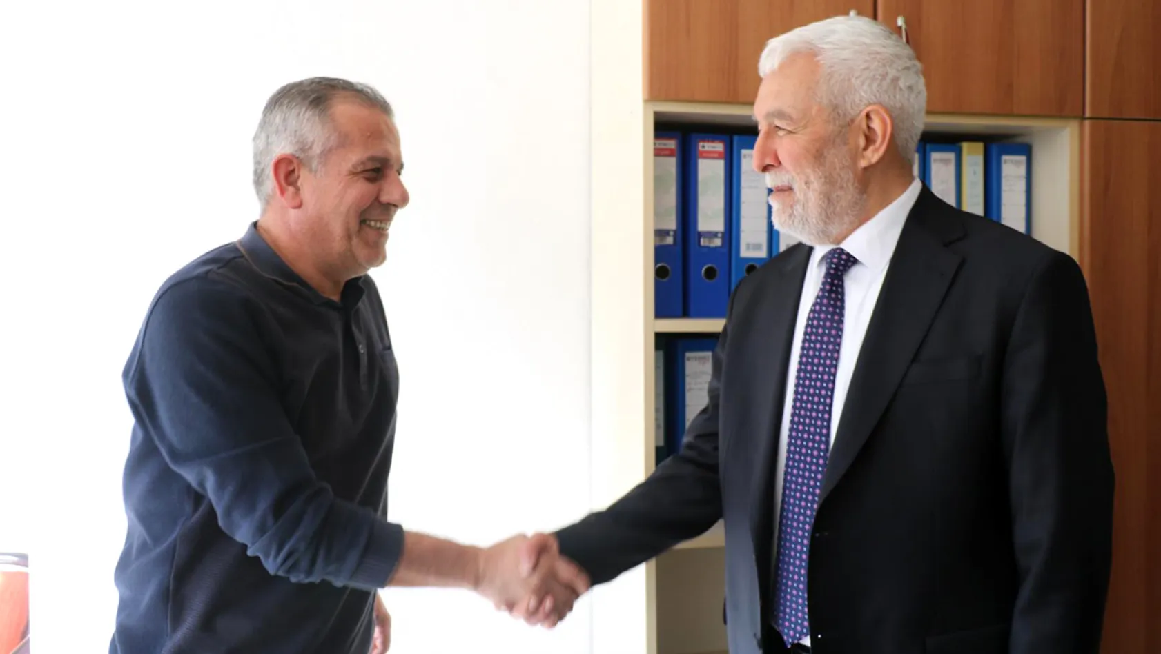 Başkan Adayı Aygen'den Fırat Üniversitesine ziyaret