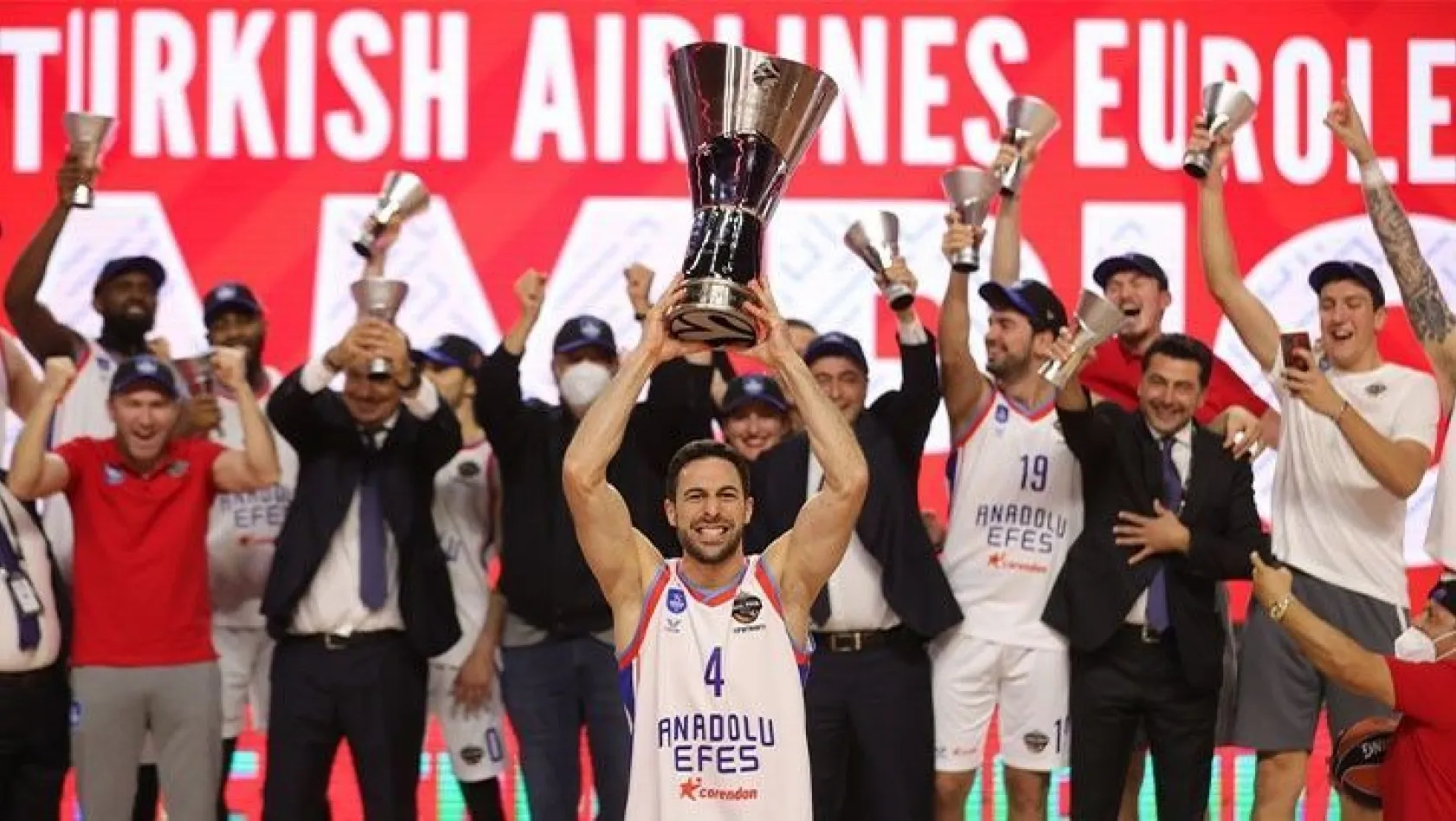 Basketbolda Avrupa'nın en büyüğü Anadolu Efes