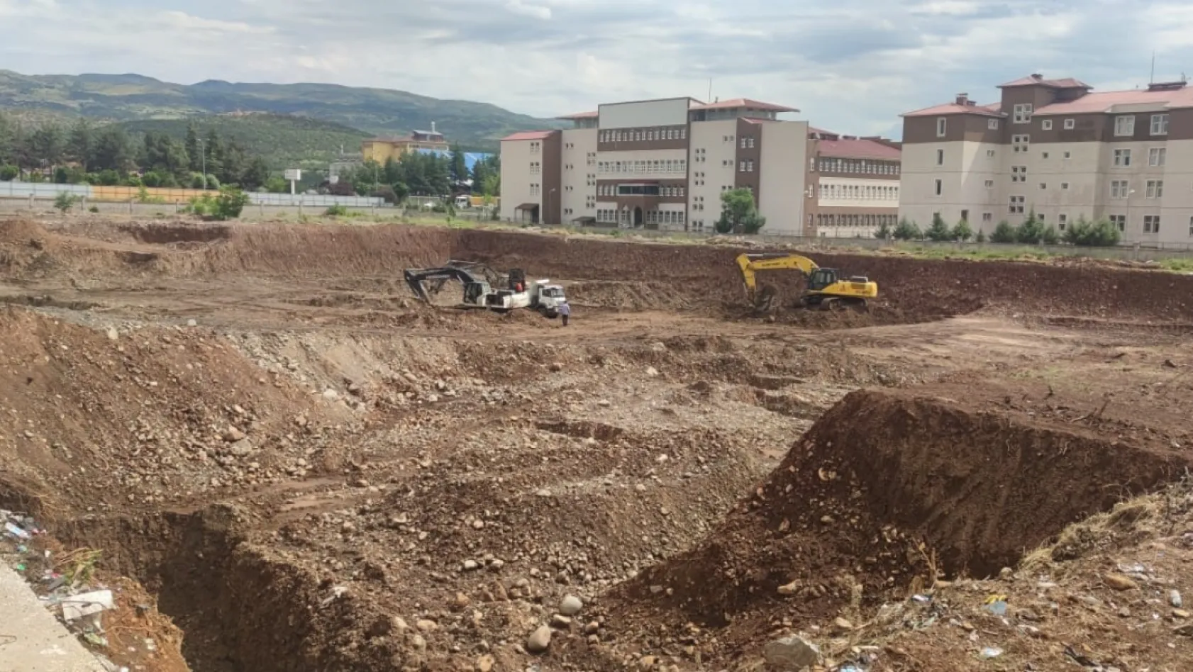 Bingöl devlet hastanesi kazı çalışmaları devam ediyor