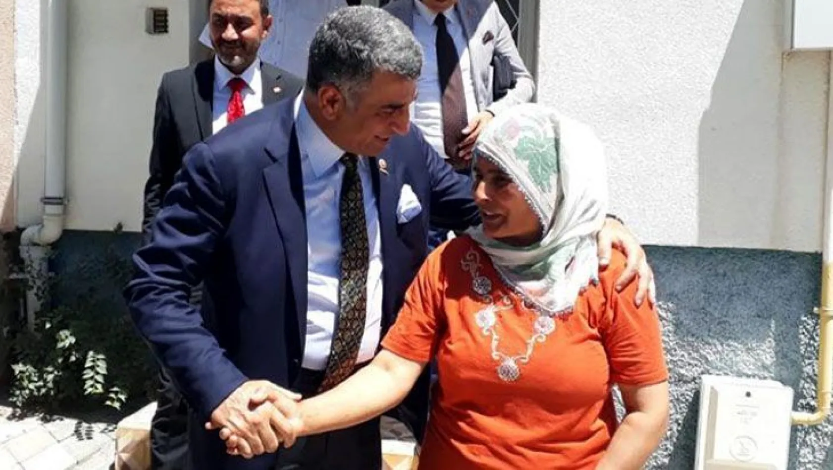 CHP'li Vekil Erol'a mahallelerden tam destek