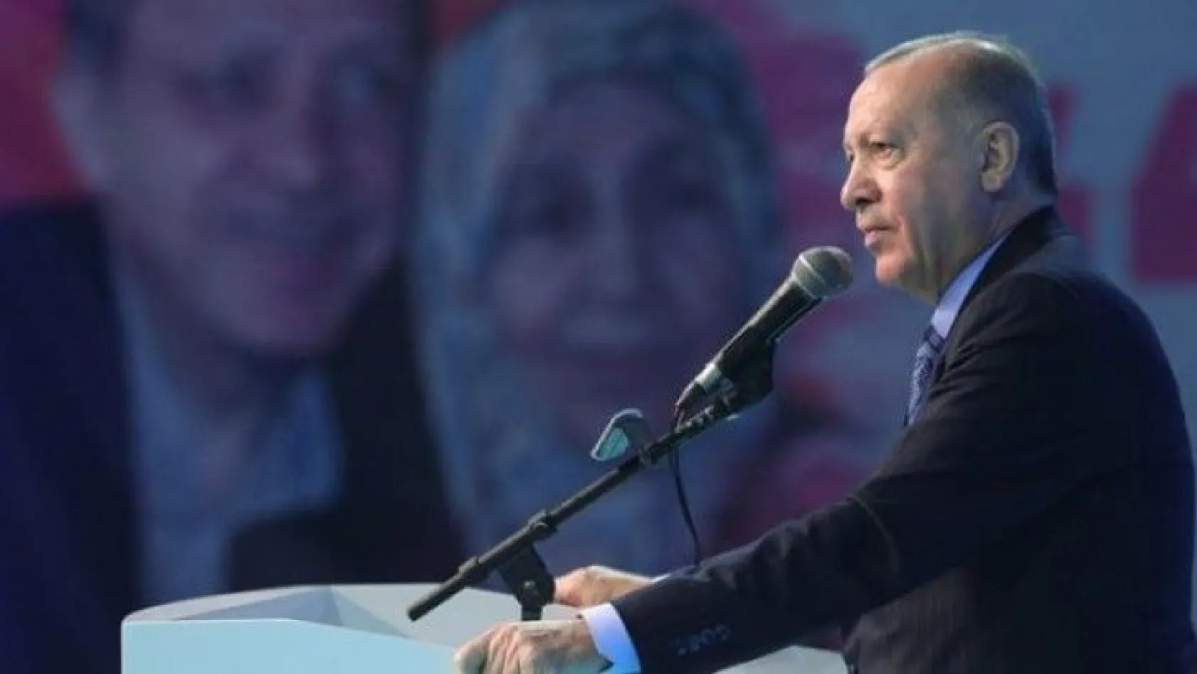 Cumhurbaşkanı Erdoğan, CHP'nin hedefindeki Berat Albayrak'ı göklere çıkardı