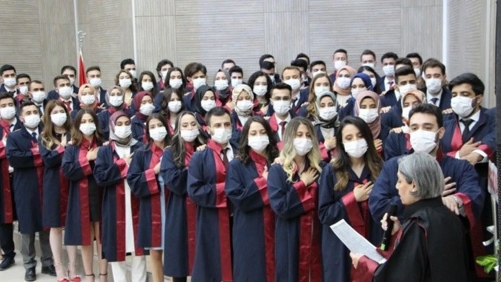 Diş Hekimliği Fakültesi mezuniyet töreni yapıldı
