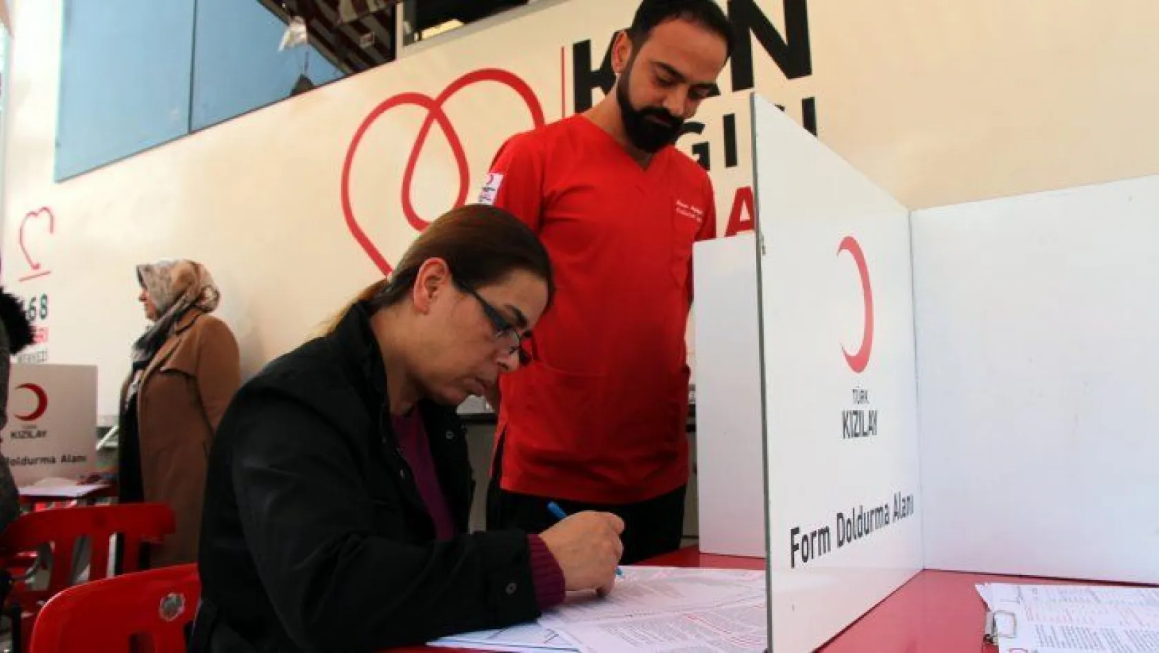Elazığ AK Parti Kadın Kollarından kan bağışı kampanyasına destek