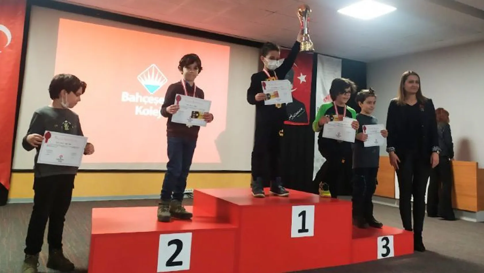 Elazığ Bahçeşehir Koleji'nden satranç turnuvası
