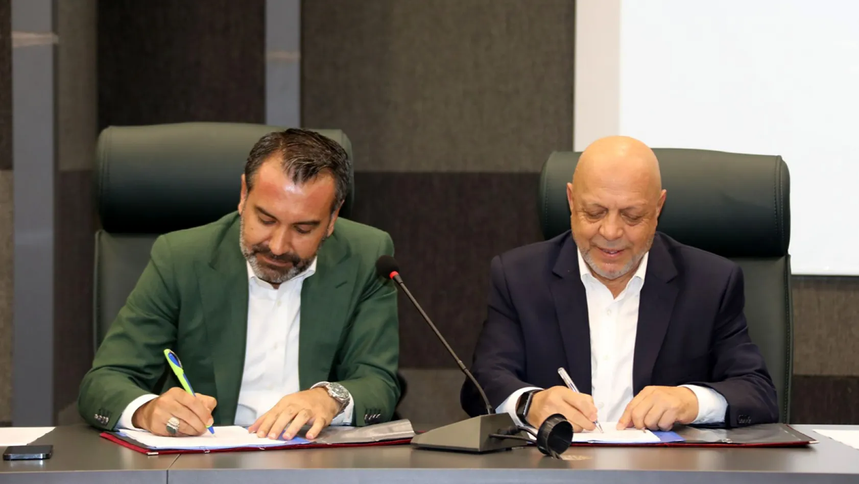 Elazığ Belediyesinde Toplu İş Sözleşmesi imzalandı