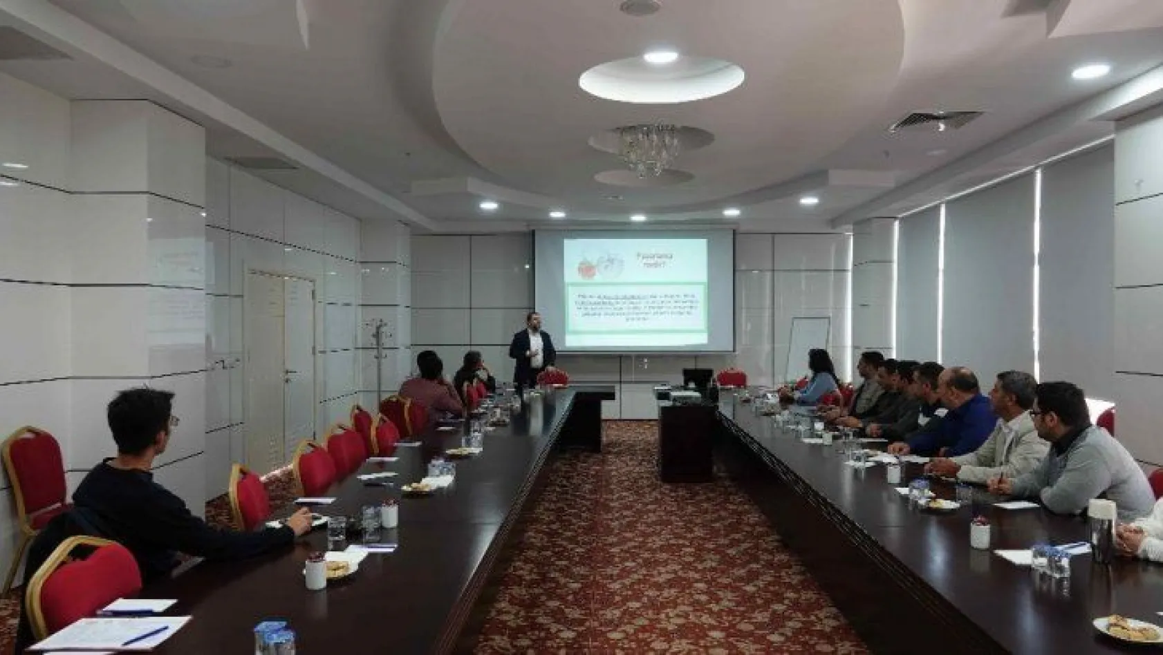 Elazığ'da 'Pazarlamada Yeni Trendler' semineri