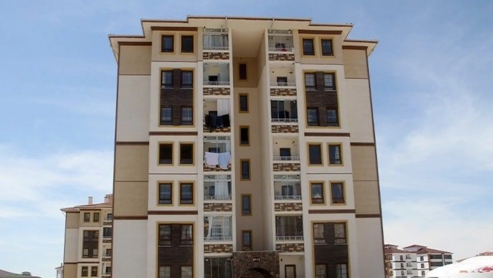 Elazığ'da 2 apartman daha karantinaya alındı