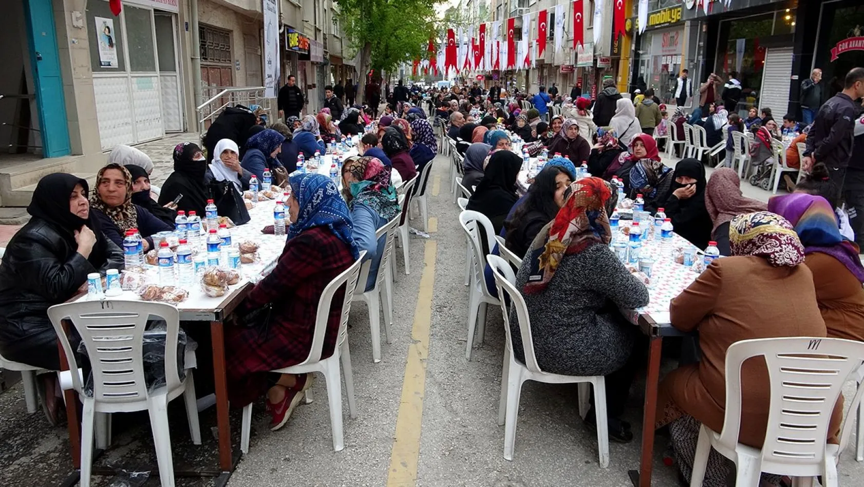 Elazığ'da 5 Bin kişilik iftar