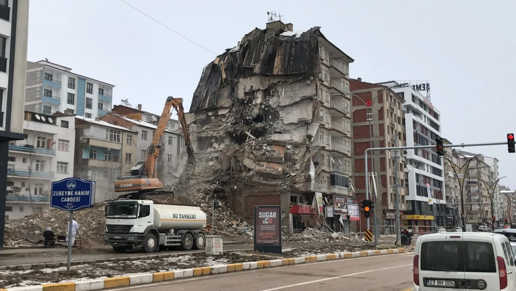 Elazığ'da ağır hasarlı bina sayısı bin 36'ya çıktı
