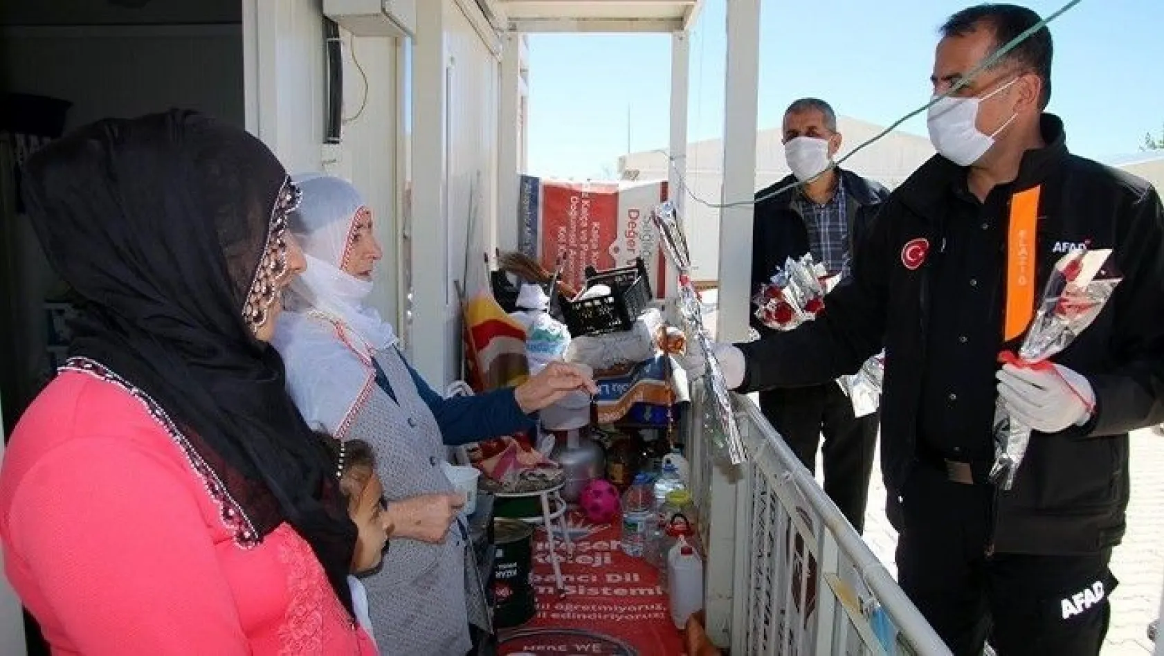 Elazığ'da 'Anneler Günü' ziyaretleri