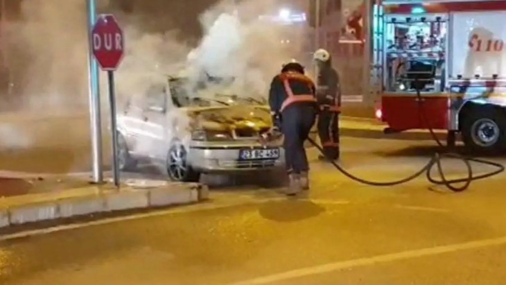 Elazığ'da araç yangını