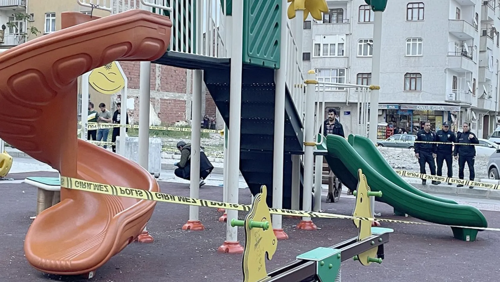 Elazığ'da çocuk parkında silahlı saldırı