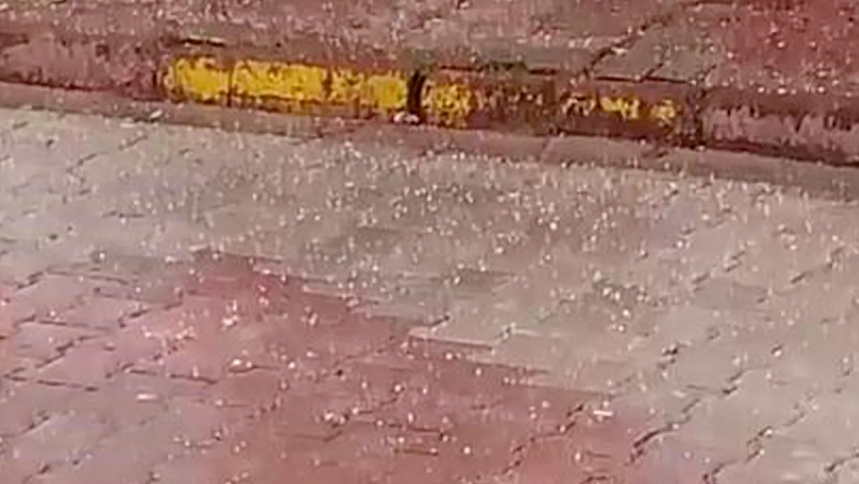 Elazığ'da dolu yağışı etkili oldu