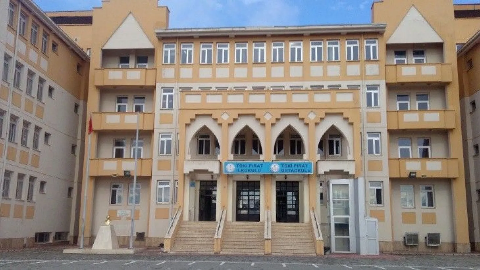 Elazığ'da iki farklı okulda eğitime ara verildi