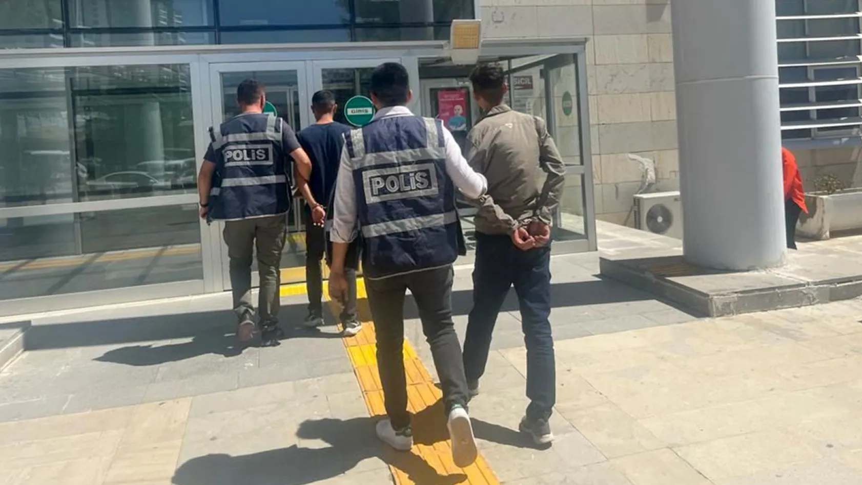 Elazığ'da iki zanlı tutuklandı