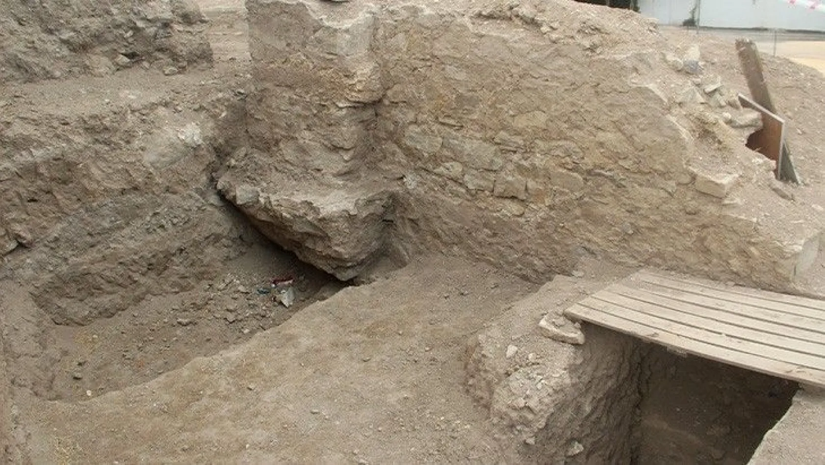 Elazığ'da Osmanlı dönemine ait tarihi kilise bulundu