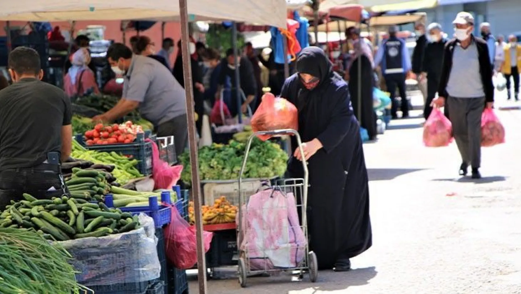 Elazığ'da pazarlar kurulmaya başlandı
