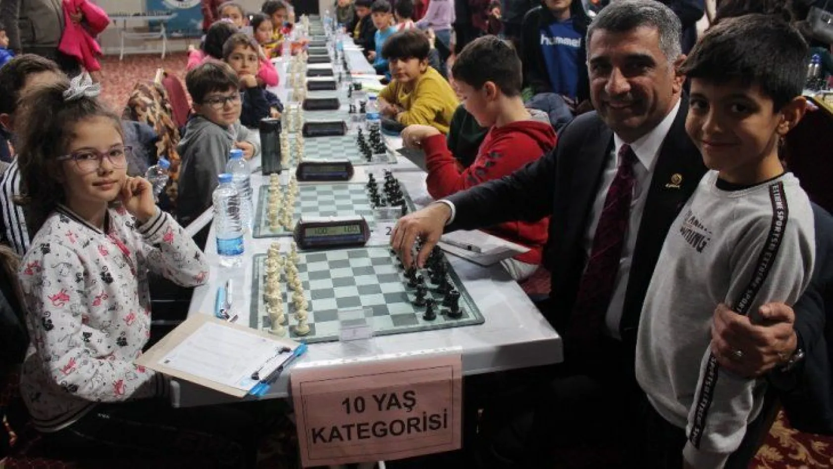 Elazığ'da satranç turnuvası