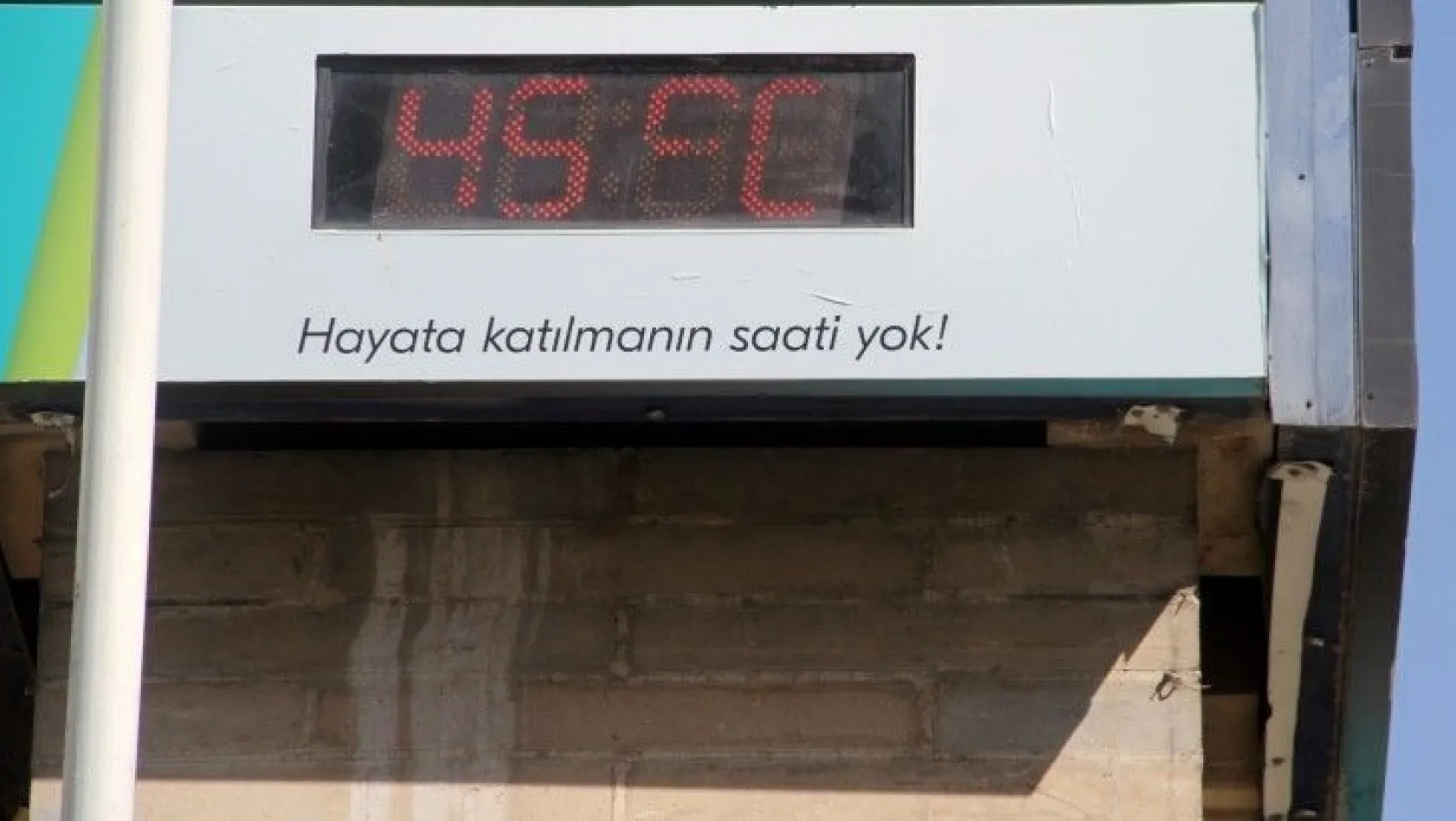 Elazığ'da termometreler 45 dereceyi gösterdi