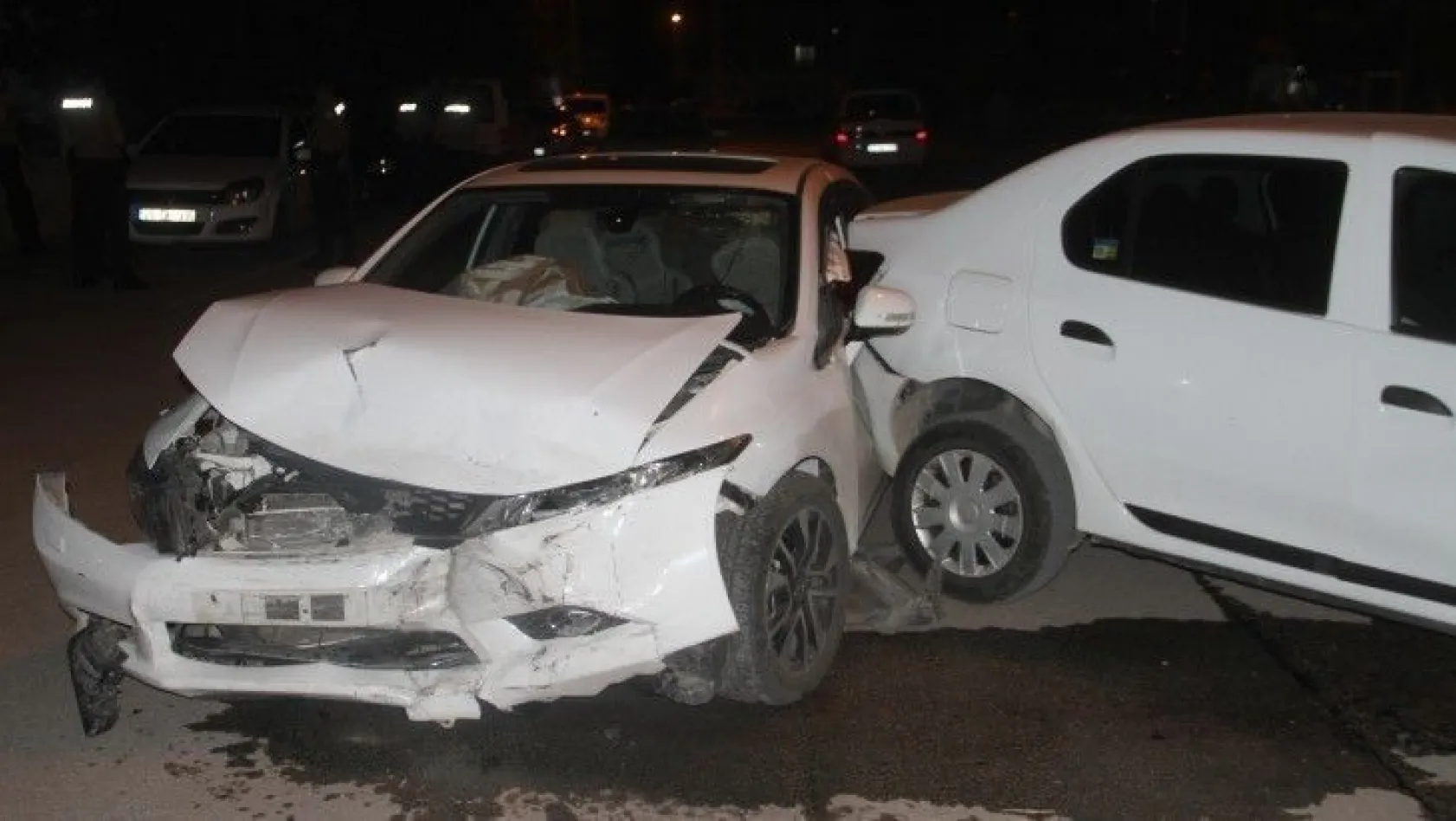 Elazığ'da trafik kazası 6 yaralı