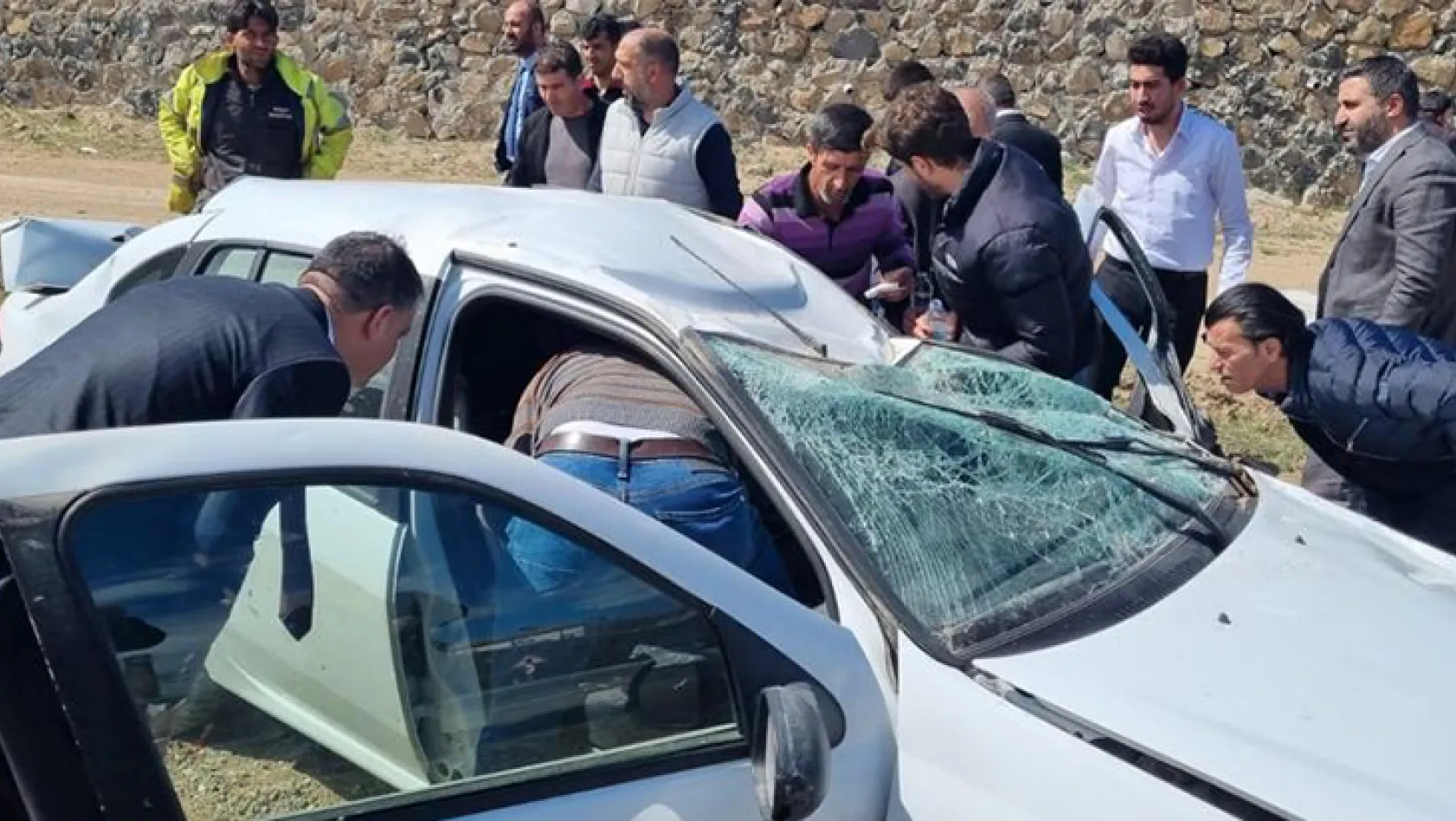 Elazığ'da trafik kazası yaralılar var