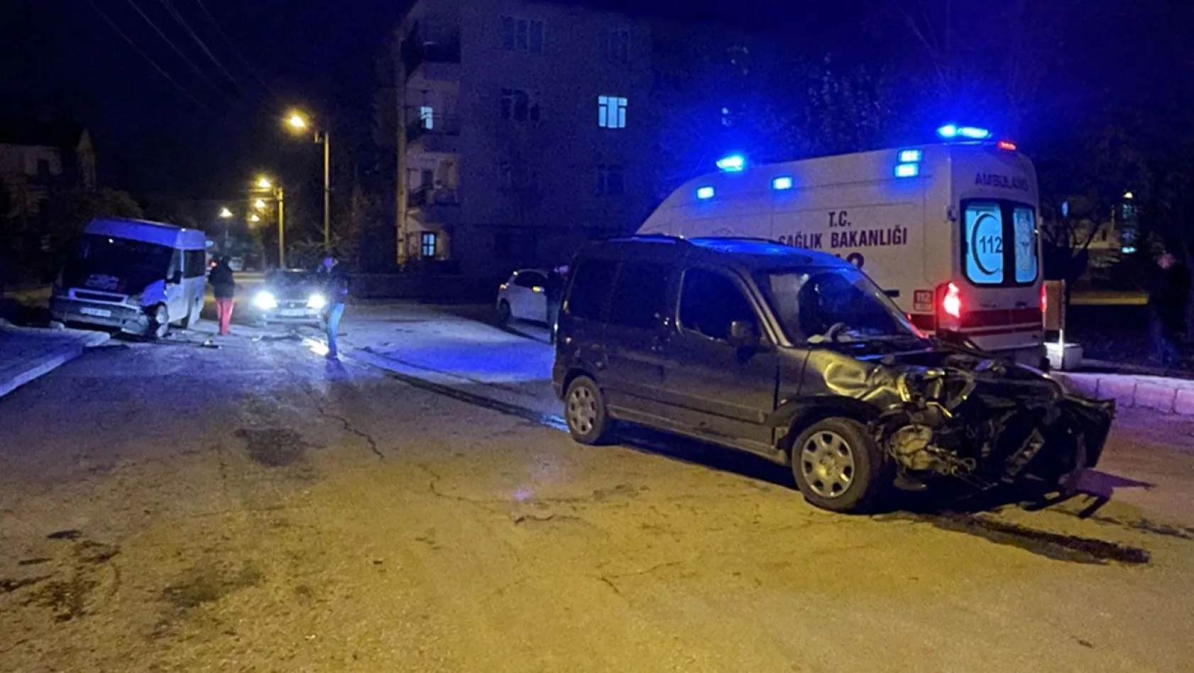 Elazığ'da trafik kazası! Yaralılar var...