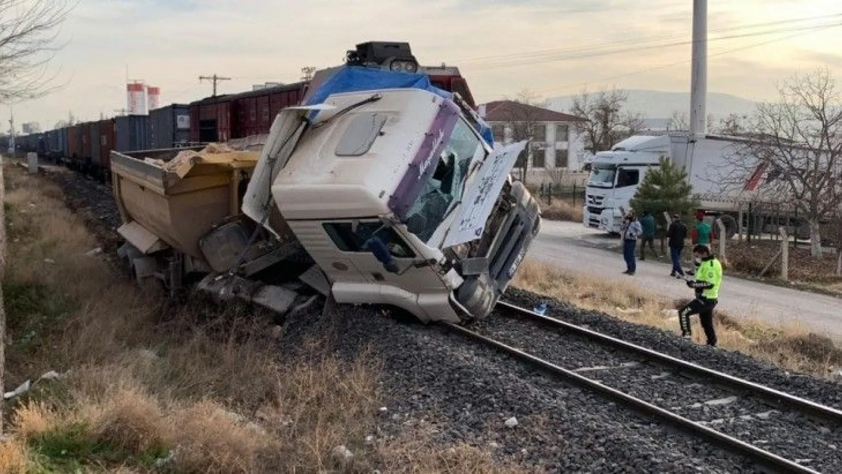 Elazığ'da tren kazası! Çok sayıda yaralı var