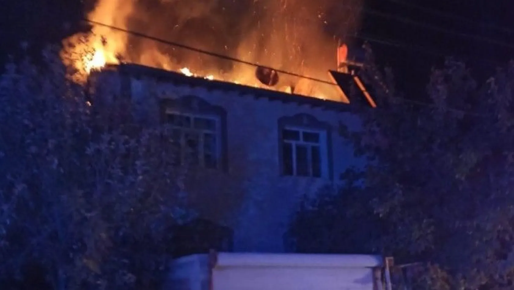 Elazığ'da yangın paniğe neden oldu