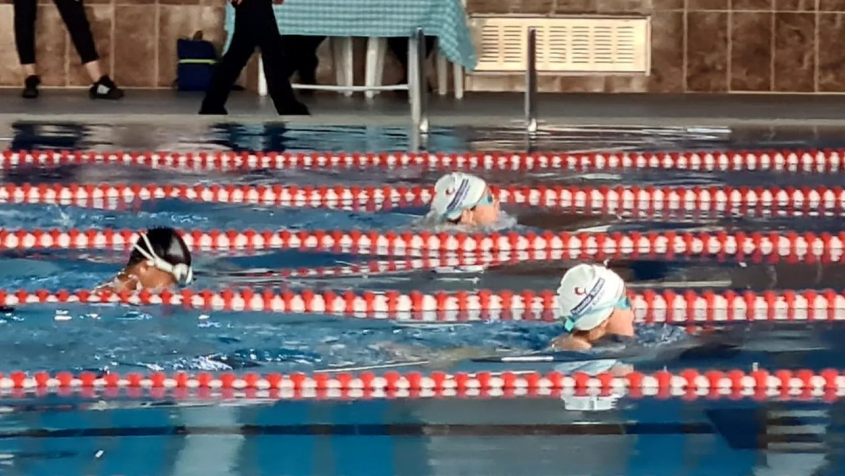 Elazığ'da yüzme şampiyonası