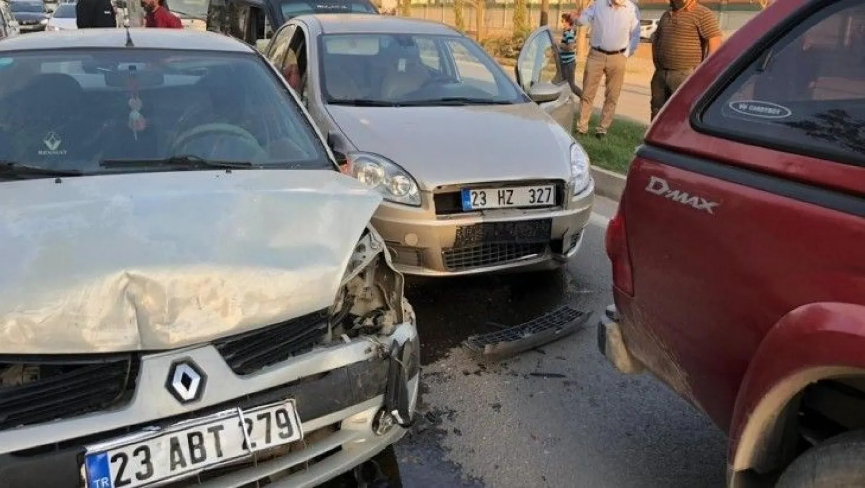 Elazığ'da zincirleme trafik kazası