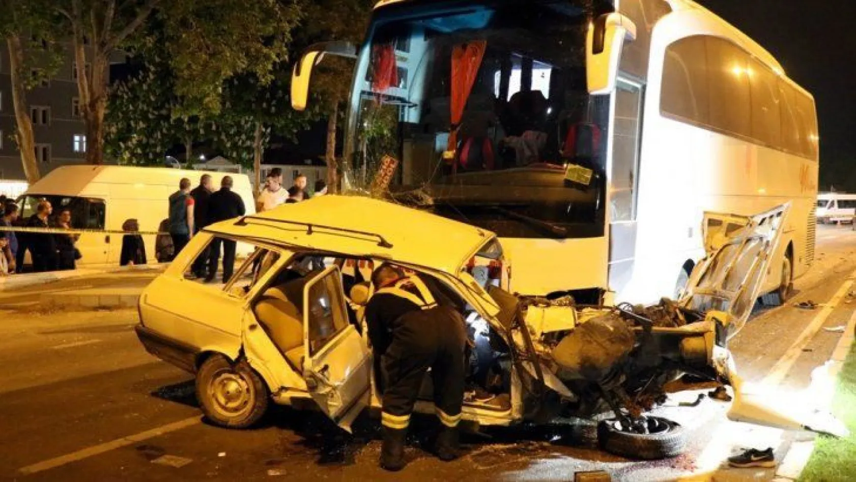 Elazığ firmasına ait otobüs kaza yaptı