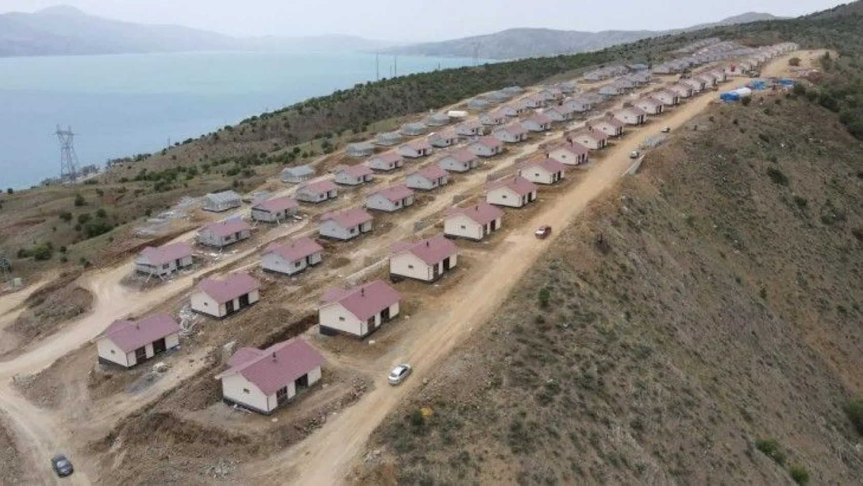 Elazığ'ın 300 köyünde çelik konutlar yükseliyor
