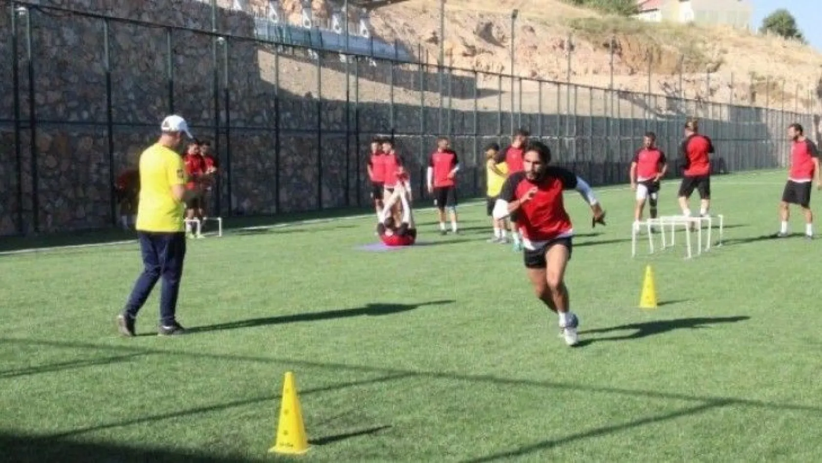 Elazığ Karakoçan'da antrenörün testi pozitif çıktı