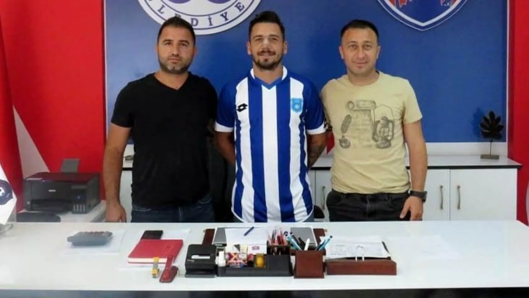 Elazığ Karakoçan FK, dış transferde ilk imzayı attırdı