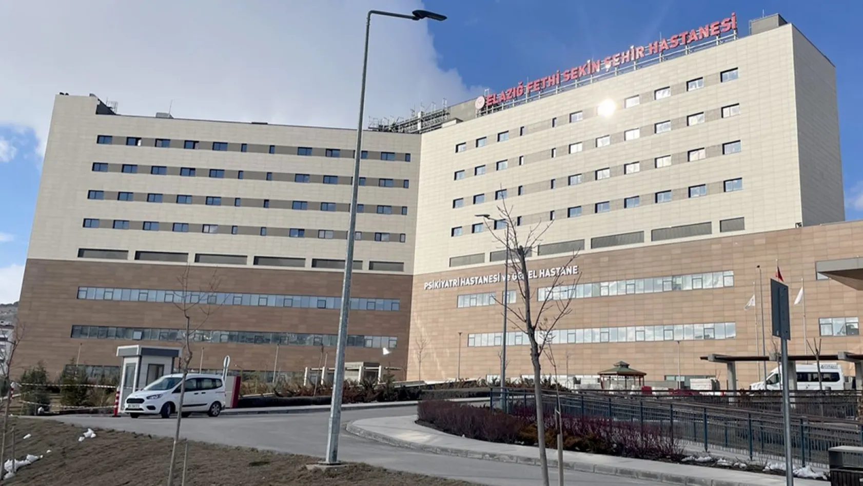 Elazığ Şehir Hastanesi depremler sonrasında hizmetini kesintisiz sürdürdü