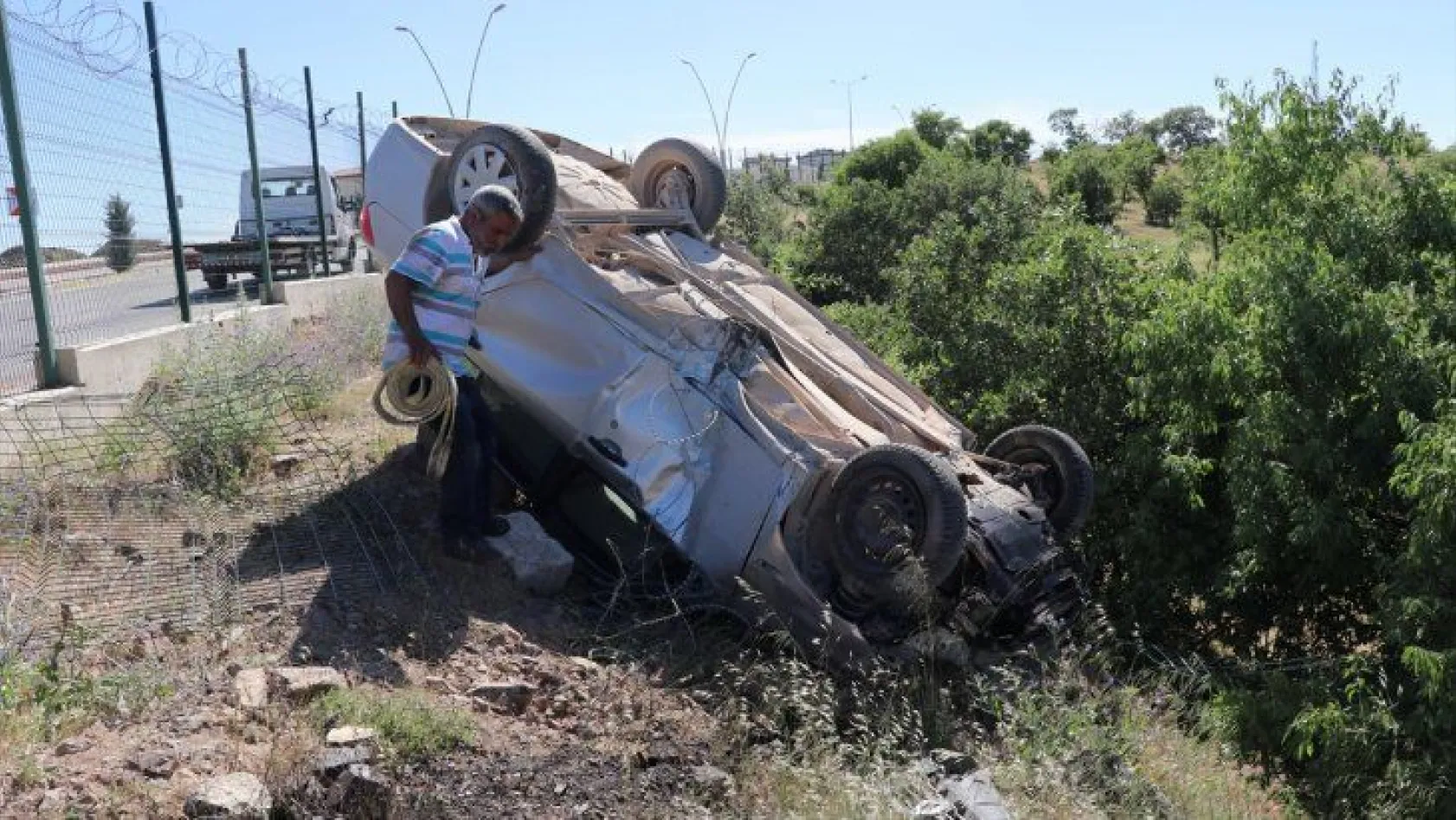 Elazığ'da otomobil devrildi: 1 yaralı