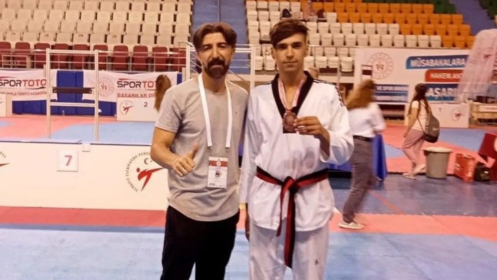 Elazığlı sporcu Türkiye 3'üncüsü oldu