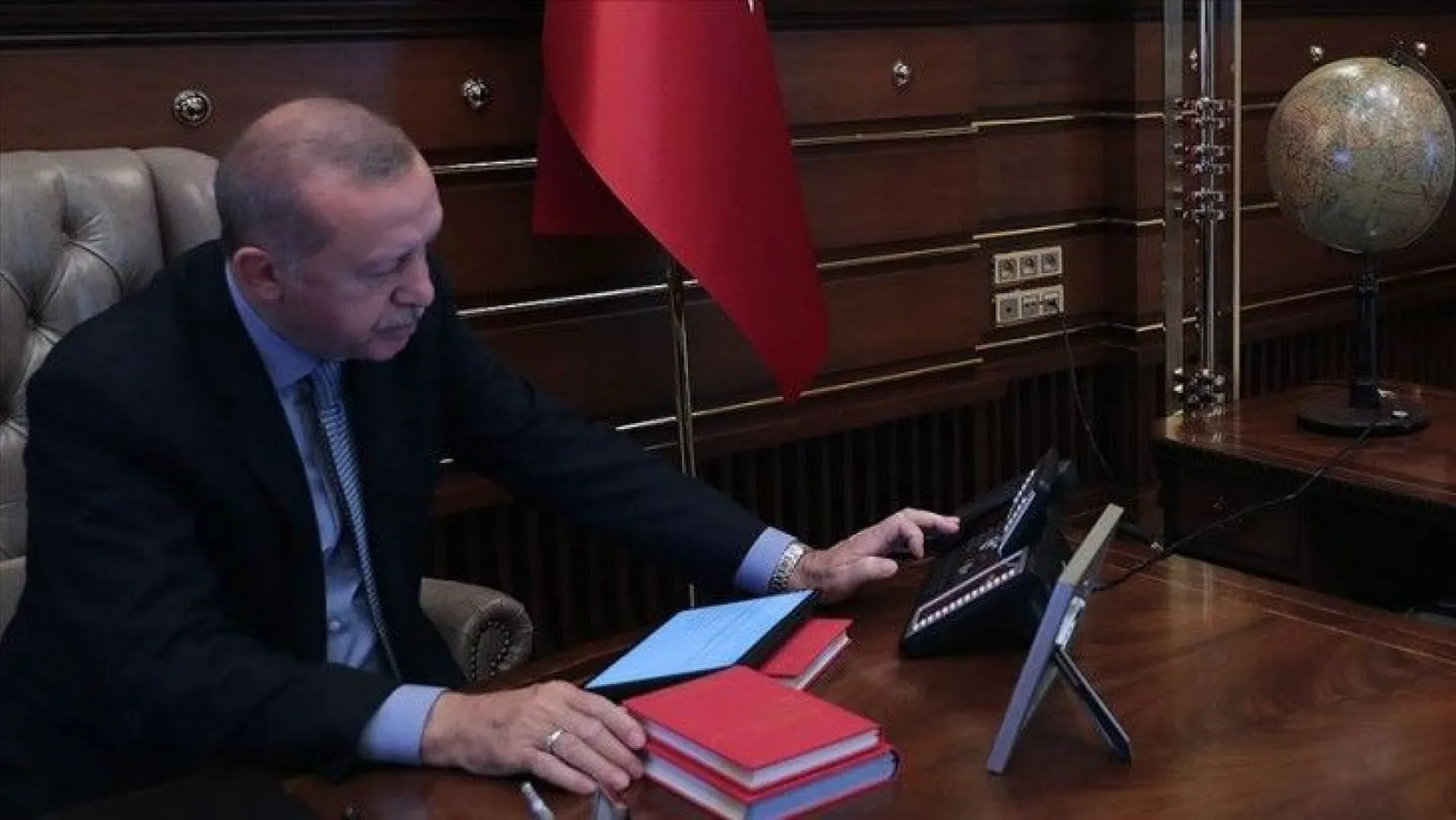 Erdoğan, şehit Korgeneral Erbaş'ın oğlu ile görüştü