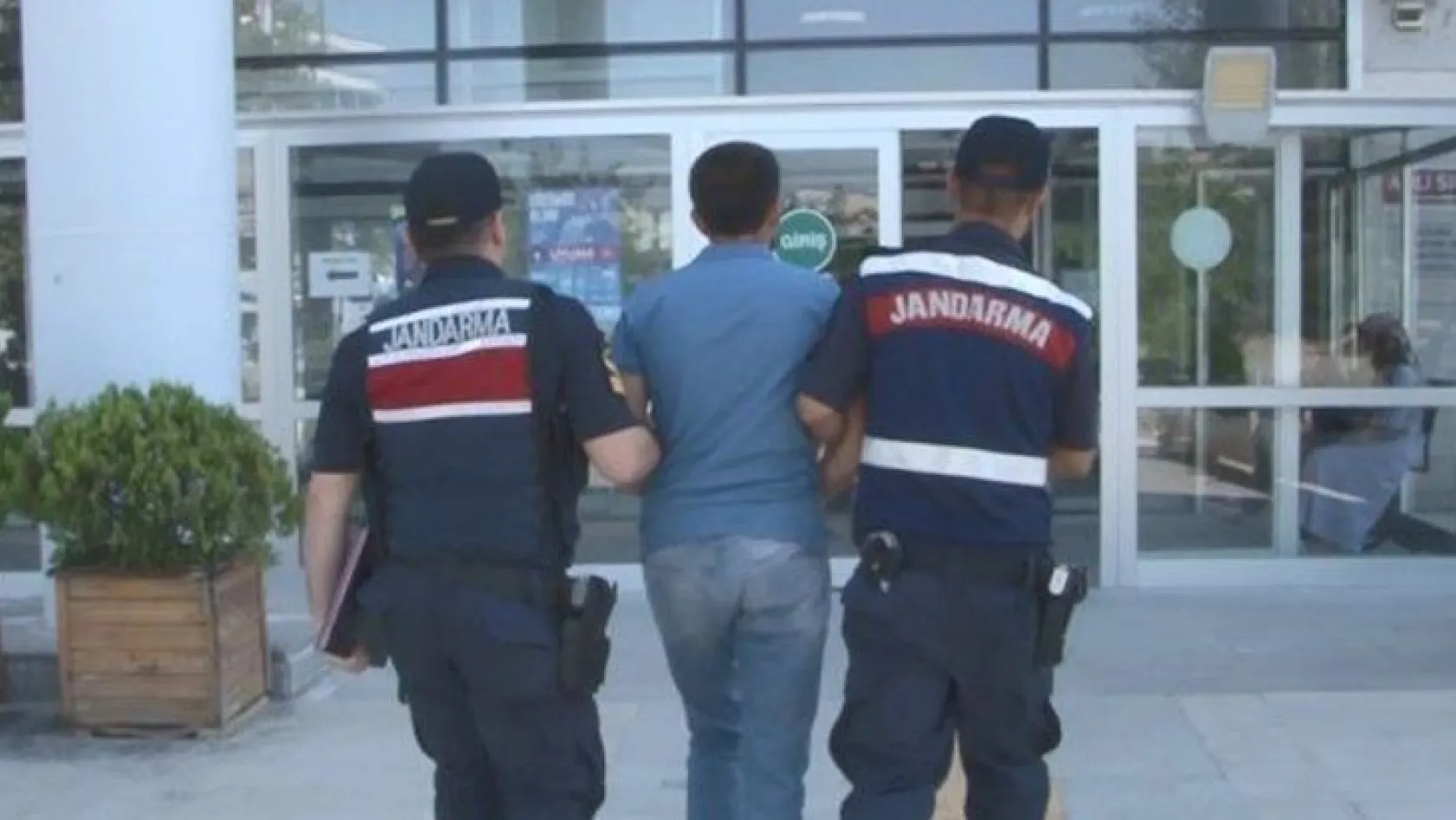FETÖ'den hapis cezası alan şüpheli yakalanıp tutuklandı