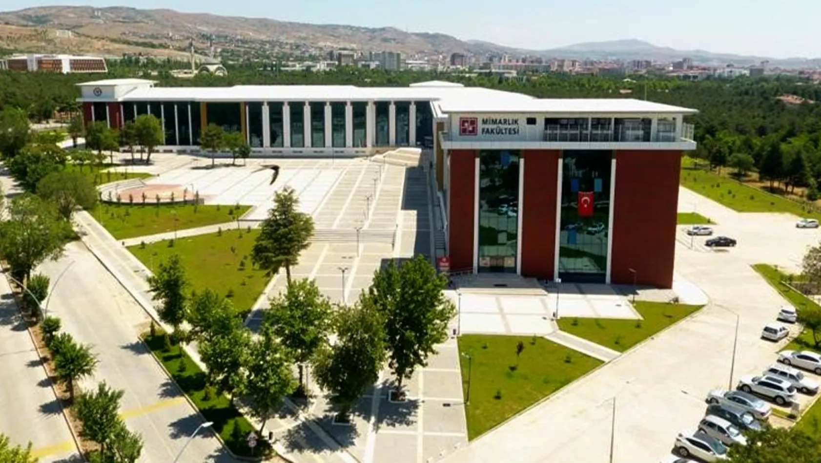 Fırat Üniversitesi bölgede 1. sırada
