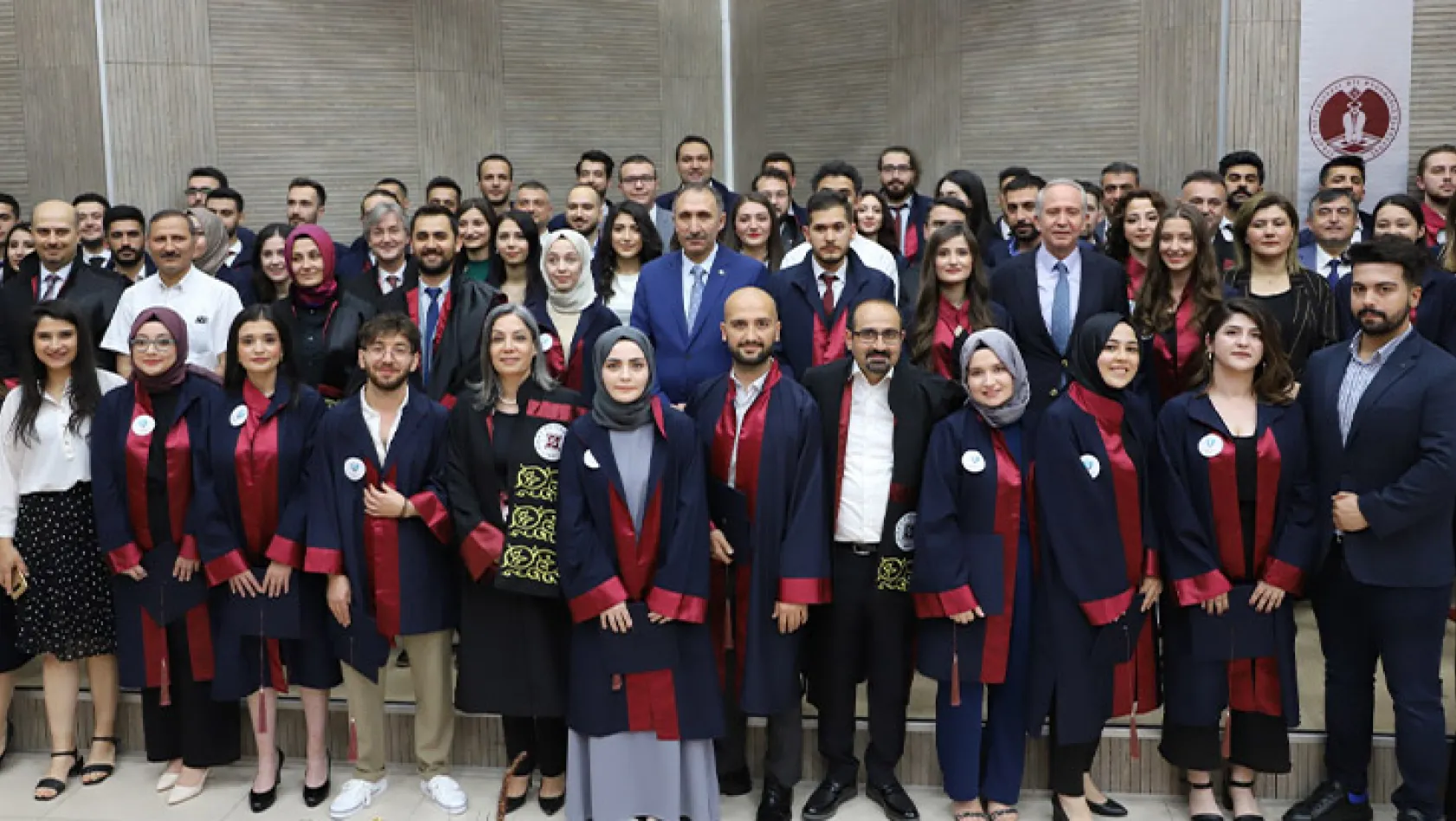 Fırat Üniversitesi mezunlarını uğurluyor