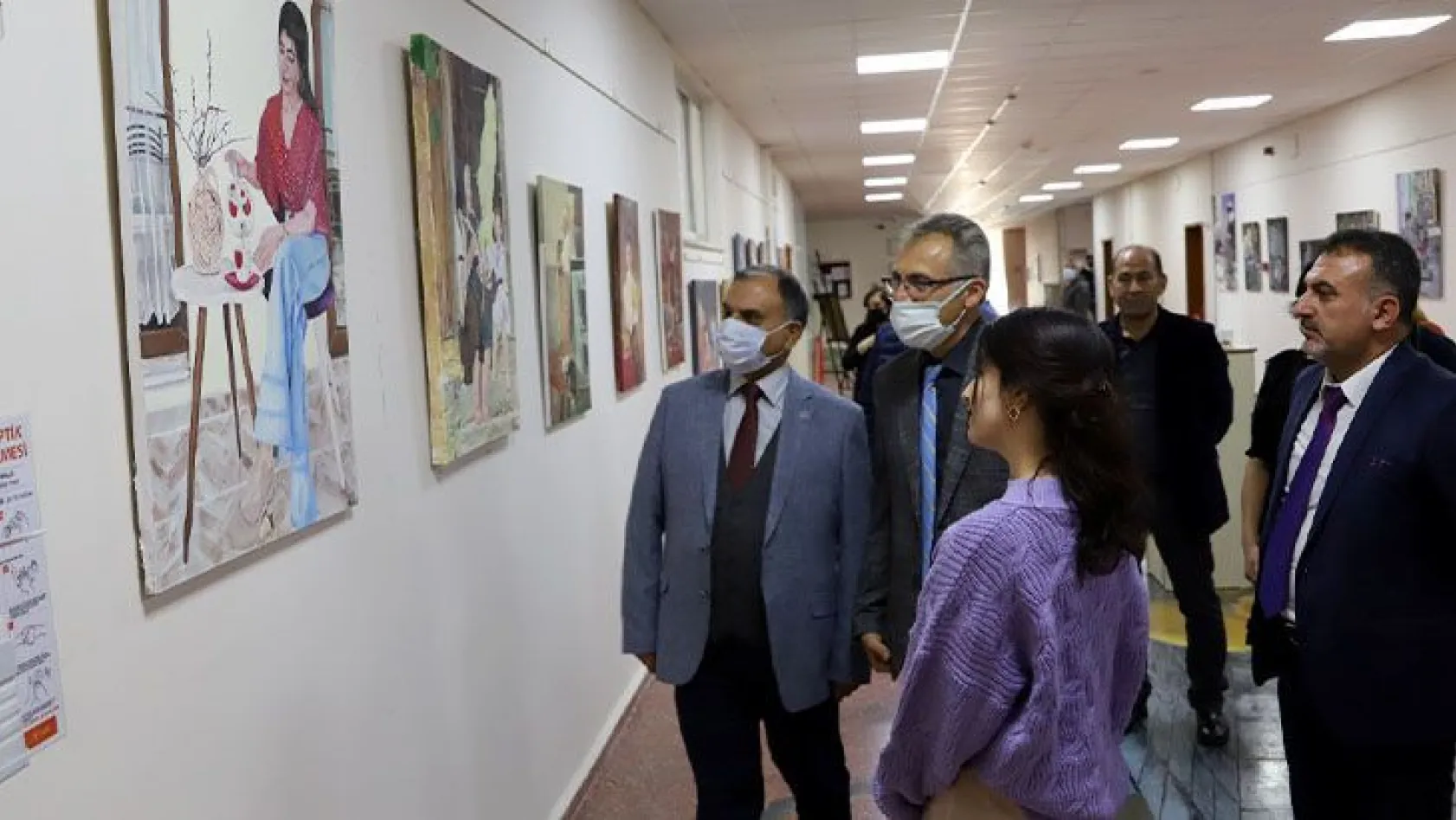 Fırat Üniversitesi'nde resim sergisi açıldı