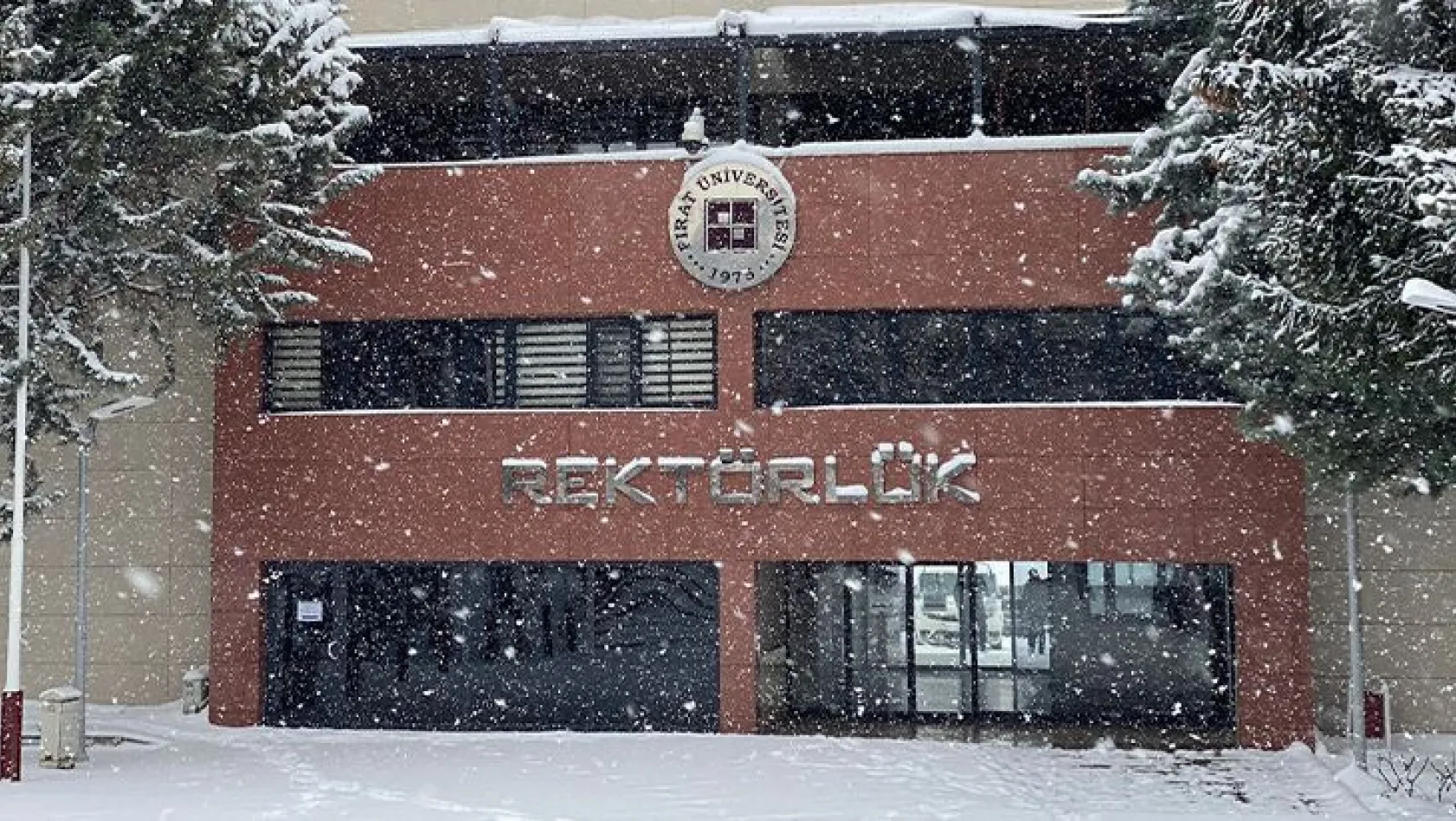 Fırat Üniversitesinde eğitime kar tatili